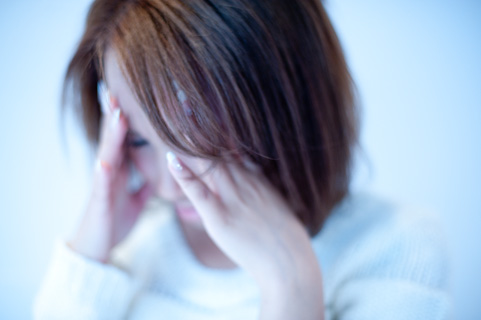 治らない頭痛はタイプ別に原因と対処法を考える
