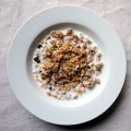 血圧が高い人の朝食にはフルーツグラノーラ
