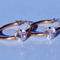 金属アレルギーはピアスの穴を開けるとき