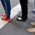 足のむくみ解消にはローファーが効果的