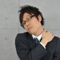 菱形筋マッサージで背中の肩こりを解消する方法